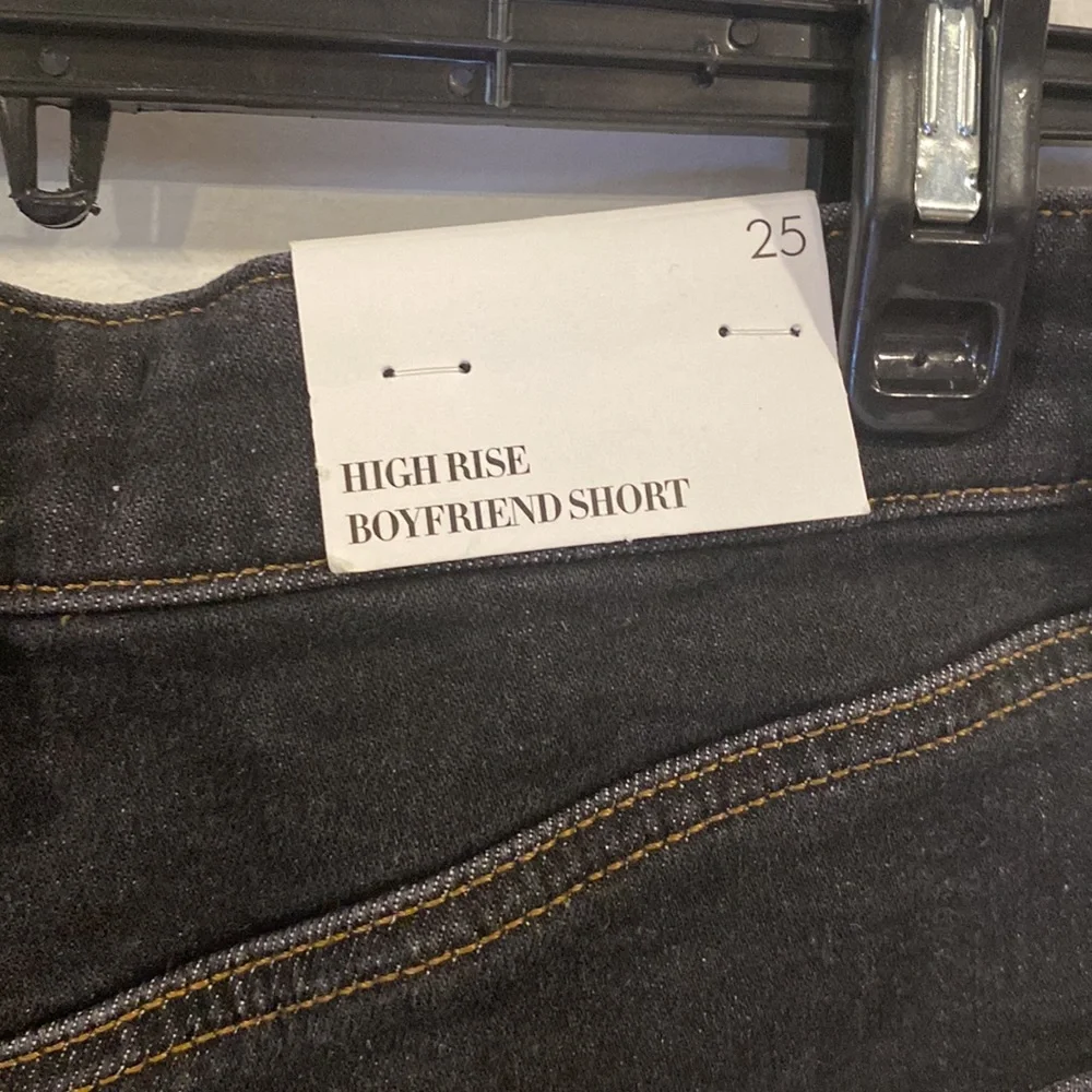 WEWOREWHAT BahBah High Rise Boyfriend Black Jean Shorts Size 25 - Picture 9 of 10